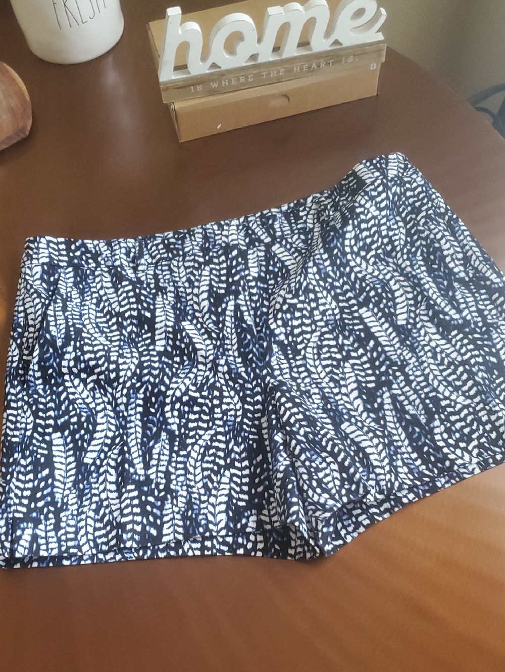 White And Black House Market Women’s Navy & White Patterned Shorts